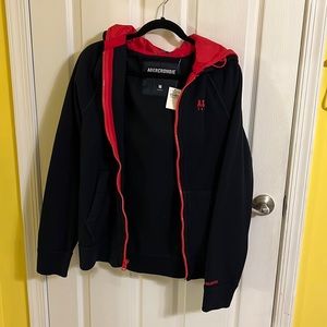 Men’s hooded zip up